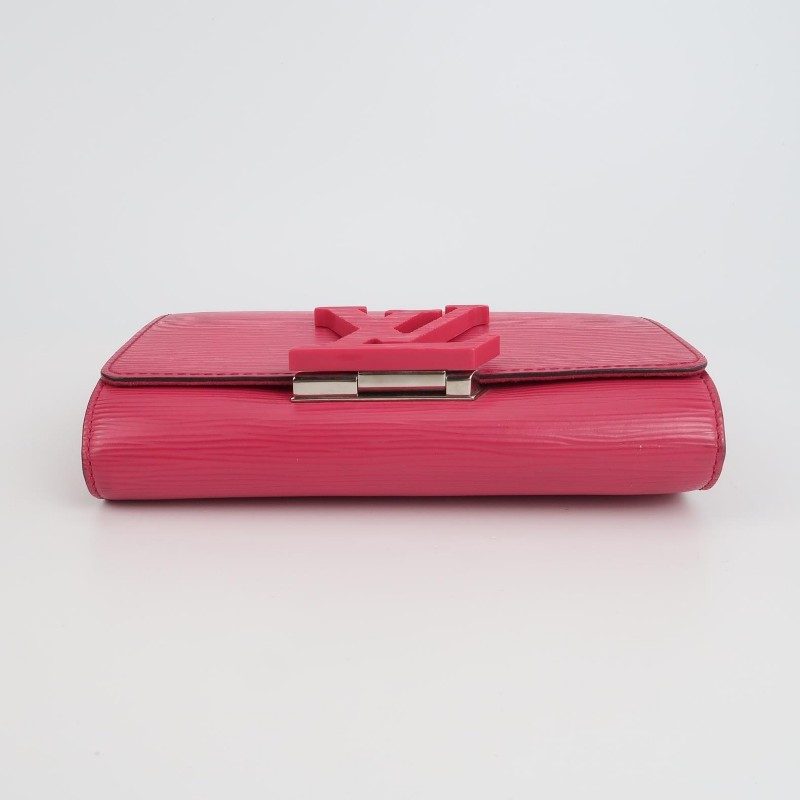 Louis Vuitton (LV) Louise牛皮純色字母logo水波紋woc斜挎包-5