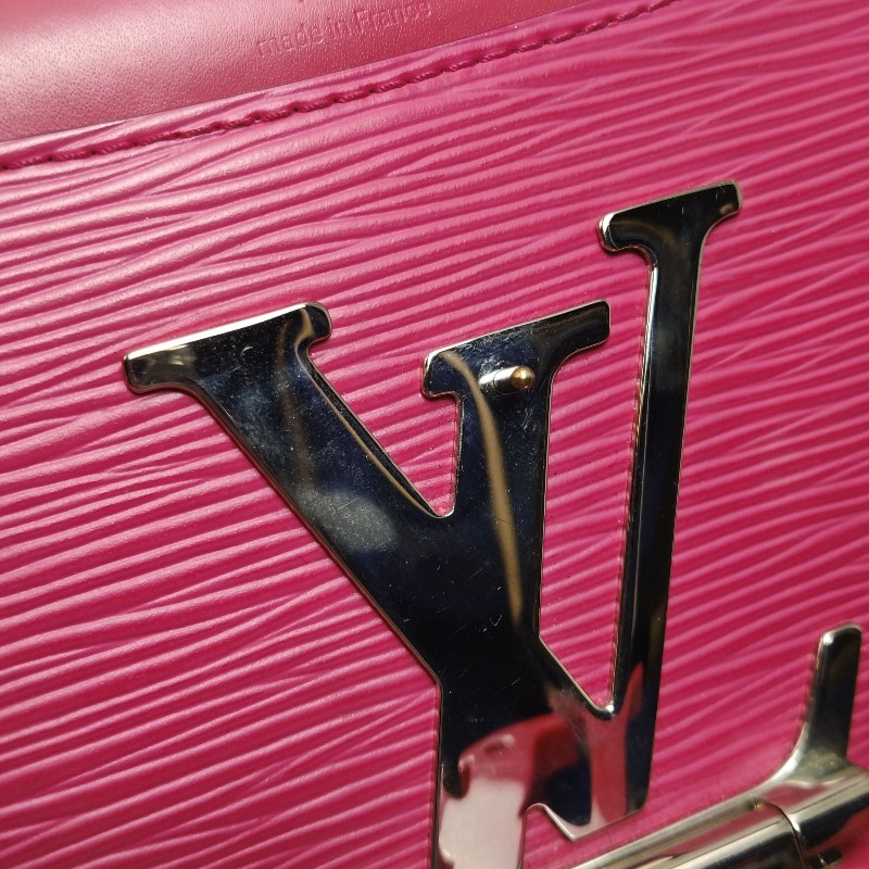 Louis Vuitton (LV) Louise牛皮純色字母logo水波紋woc斜挎包-13