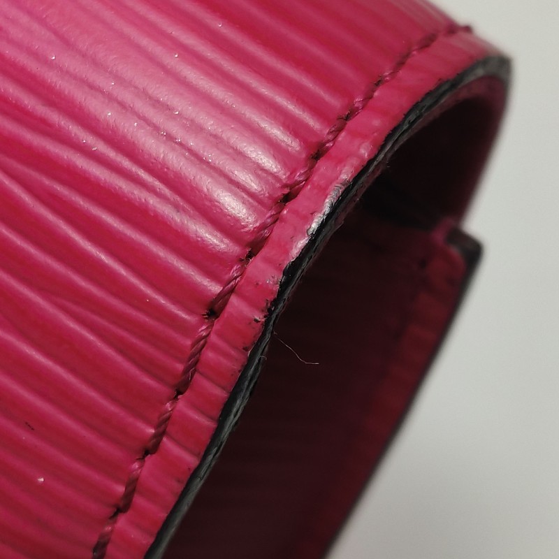 Louis Vuitton (LV) Louise牛皮純色字母logo水波紋woc斜挎包-16
