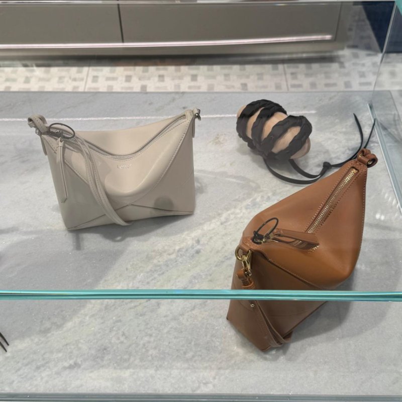 🎉新品好折扣✨Loewe 亮面納帕小牛皮 Puzzle Fold Pouch包 黑色-5