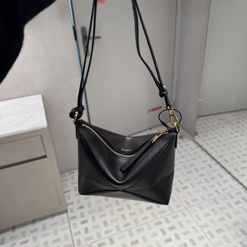 🎉新品好折扣✨Loewe 亮面納帕小牛皮 Puzzle Fold Pouch包 黑色-6