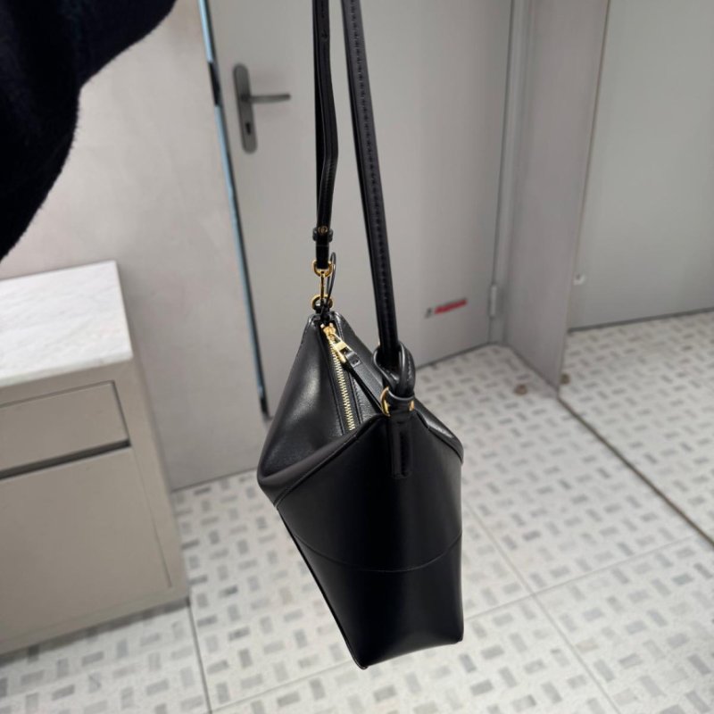 🎉新品好折扣✨Loewe 亮面納帕小牛皮 Puzzle Fold Pouch包 黑色-7
