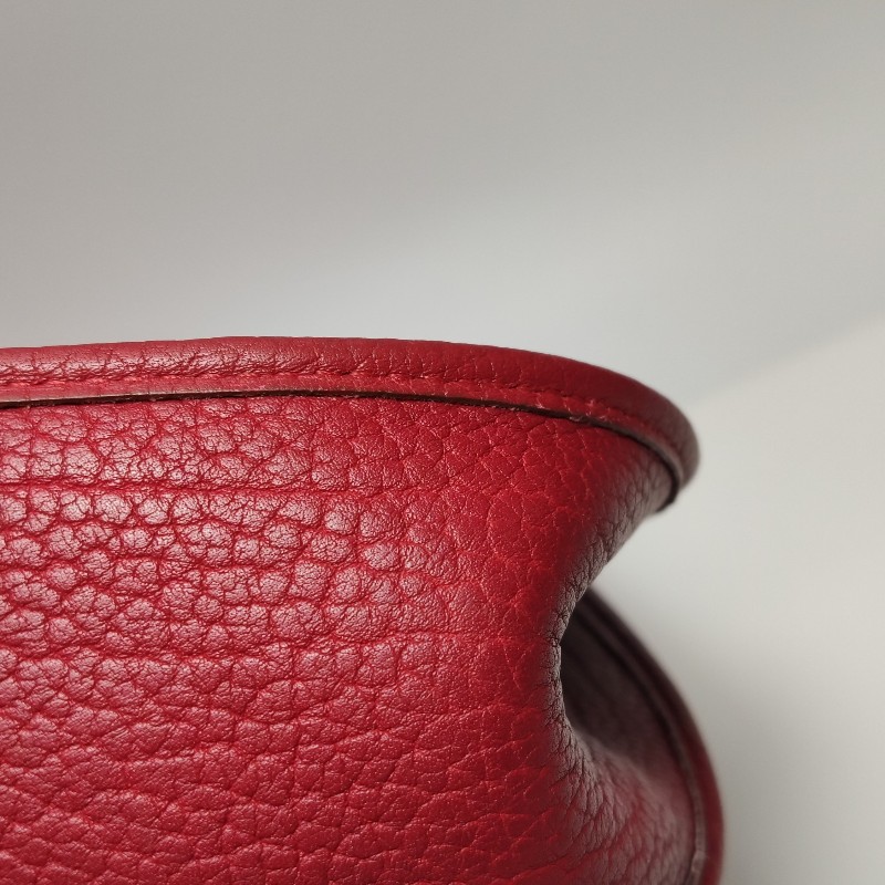 Hermes Evelyne33鏤空斜挎包單肩包
Clemence (TC)牛皮銀扣Q5國旗紅框F刻-15