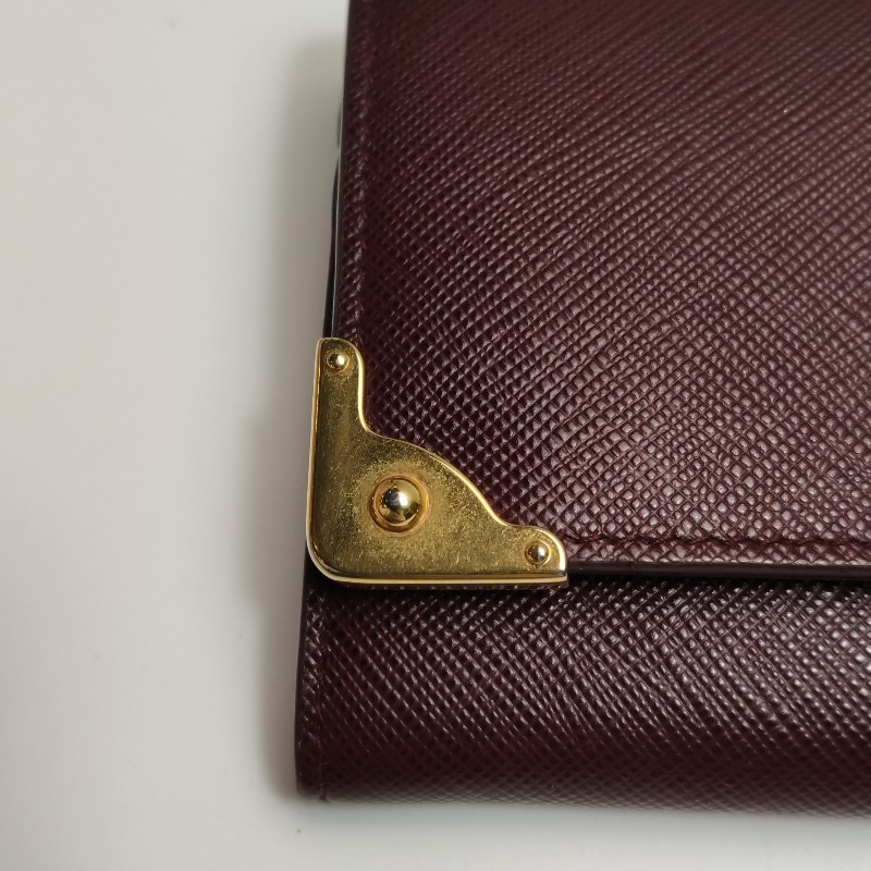 Prada Cahier牛皮純色字母Logo插扣錢包-10