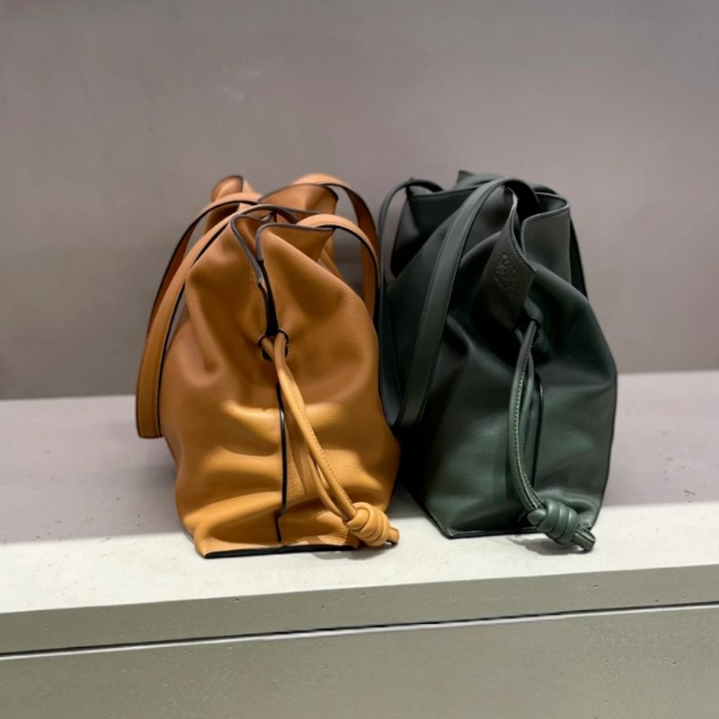 🎉新品好折扣✨Loewe 超大型 XL 納帕小牛皮 Flamenco 包 溫暖沙漠色-4