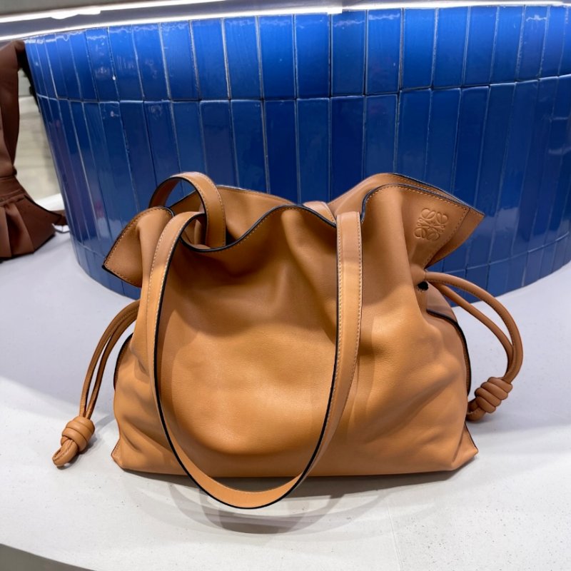 🎉新品好折扣✨Loewe 超大型 XL 納帕小牛皮 Flamenco 包 溫暖沙漠色-8