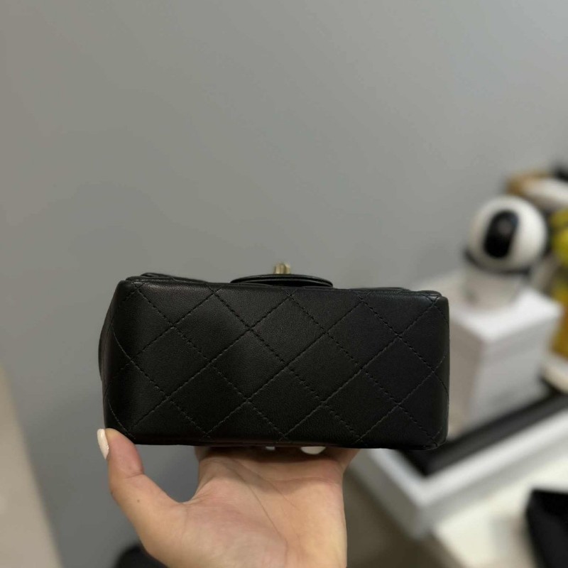 Chanel 方胖 羊皮 金扣-9