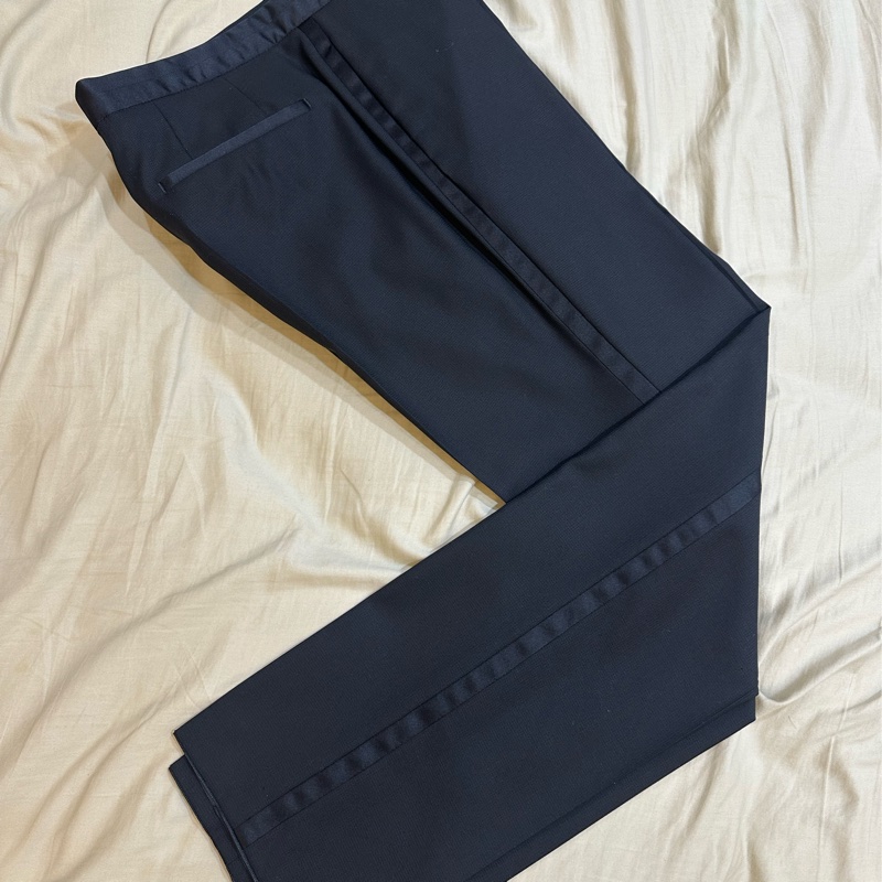 Hugo Boss 黑色禮服(全新附吊牌+防塵袋)原價35000,購入價28000-1