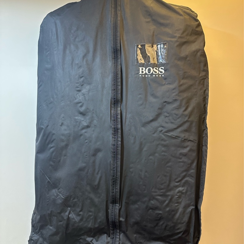Hugo Boss 黑色禮服(全新附吊牌+防塵袋)原價35000,購入價28000-2