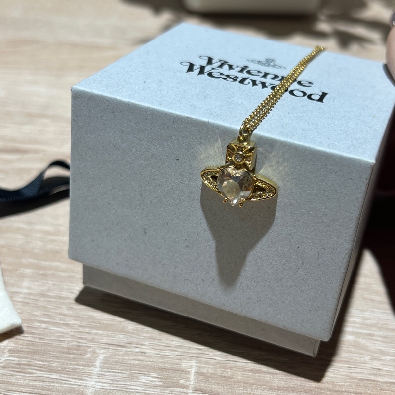 Vivienne Westwood 愛心土星項鍊-0
