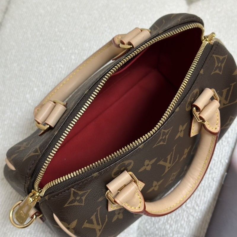 全新全配
LV speedy 20 黑色肩帶-13