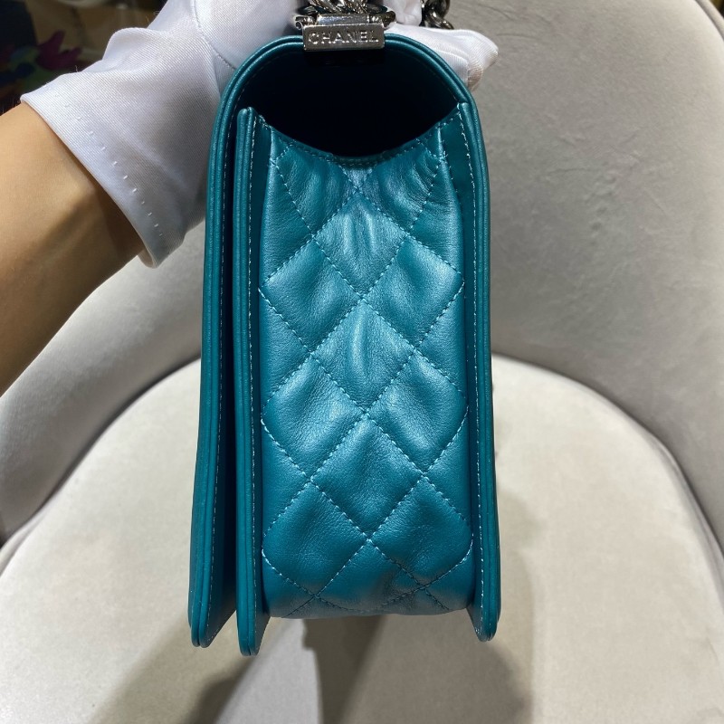 Chanel 綠色銀扣光面牛皮中號leboy 肩背包 斜背包-8