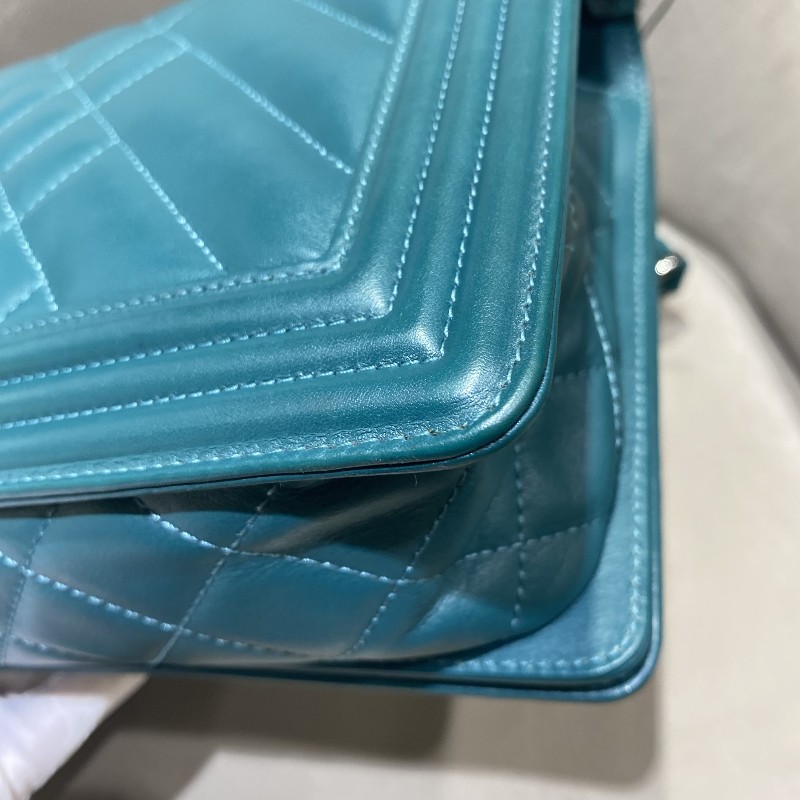 Chanel 綠色銀扣光面牛皮中號leboy 肩背包 斜背包-15