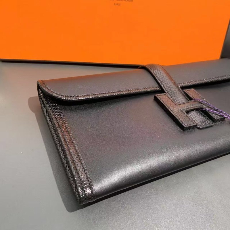Hermes 黑色Jige Elan29蜥蜴touch手拿包，A 刻，配根肩带就是 woc-6