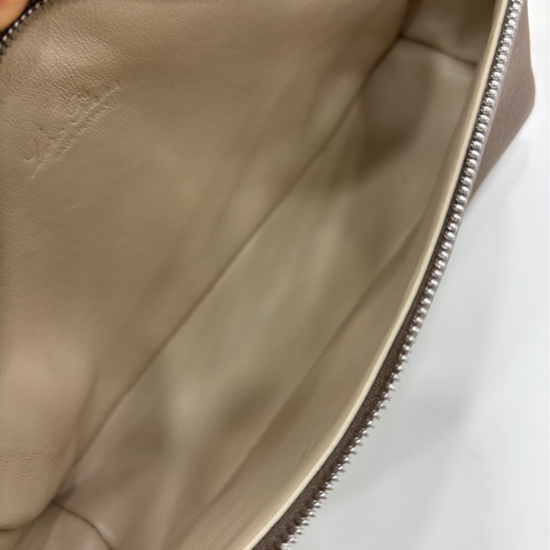 Loro Piana L19 大象灰銀色 23年購證 尺寸：19×11×6.5cm-8
