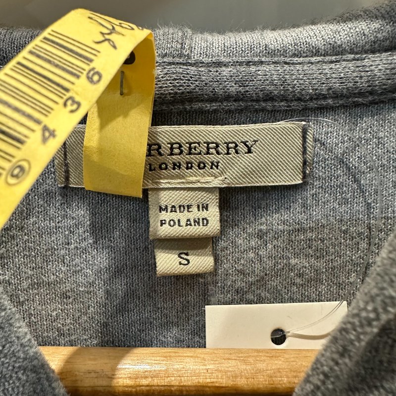 【美收精品】BURBERRY 灰色連帽外套 4-239【隔月月中將轉賣至日本 上架期限30天】-6