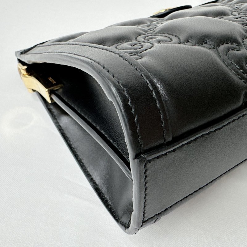 GUCCI Matelasse絎縫皮革斜背包-11