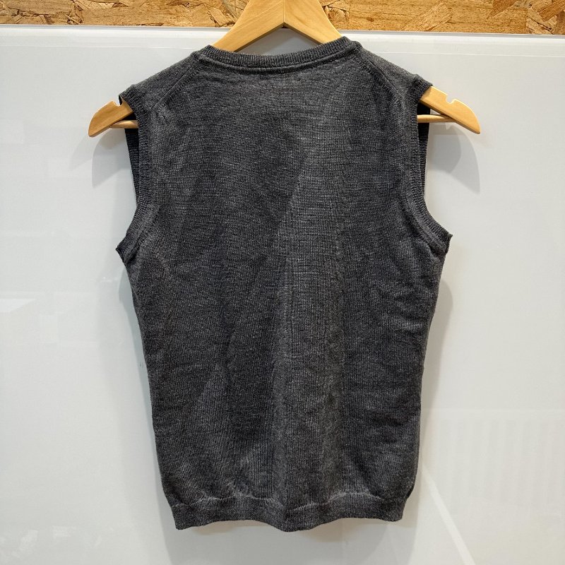 【美收精品】BURBERRY 灰色針織背心 4-240【隔月月中將轉賣至日本 上架期限30天】-1