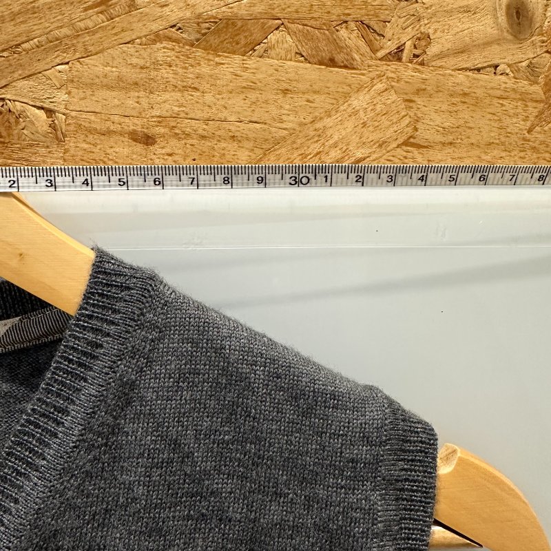 【美收精品】BURBERRY 灰色針織背心 4-240【隔月月中將轉賣至日本 上架期限30天】-8