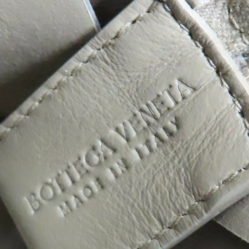 綠色羊皮 Cassette 肩背包 701915【BOTTEGA VENETA BV 寶緹嘉】 701915-5