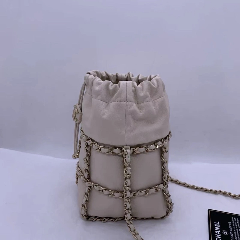 CHANEL Drawstring Bag Crossbody 白色單肩包鏈條包-3