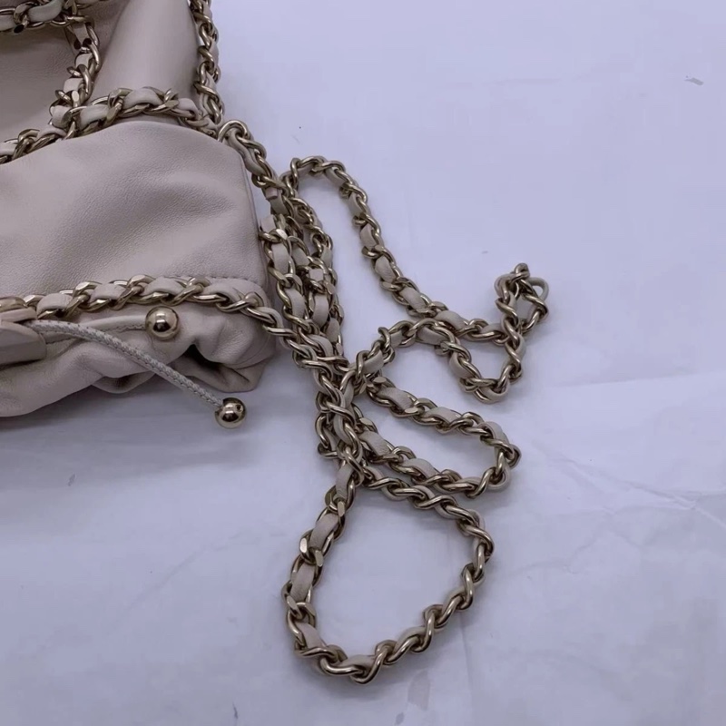 CHANEL Drawstring Bag Crossbody 白色單肩包鏈條包-10