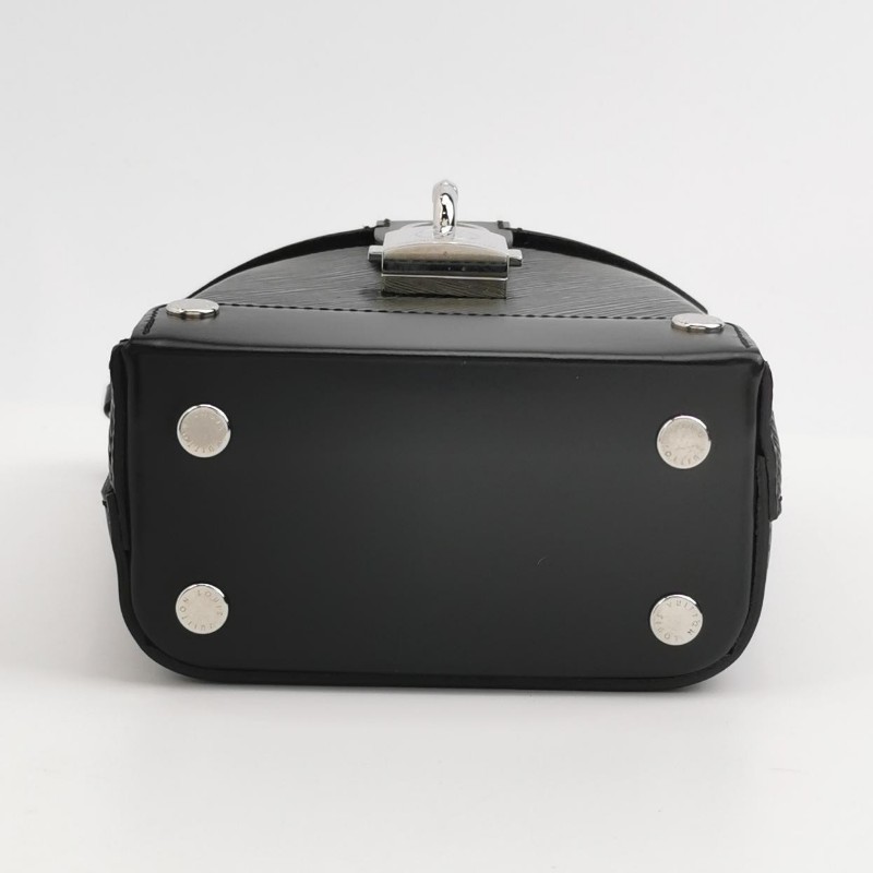 Louis Vuitton (LV) Bento Box牛皮水波紋斜挎包-5