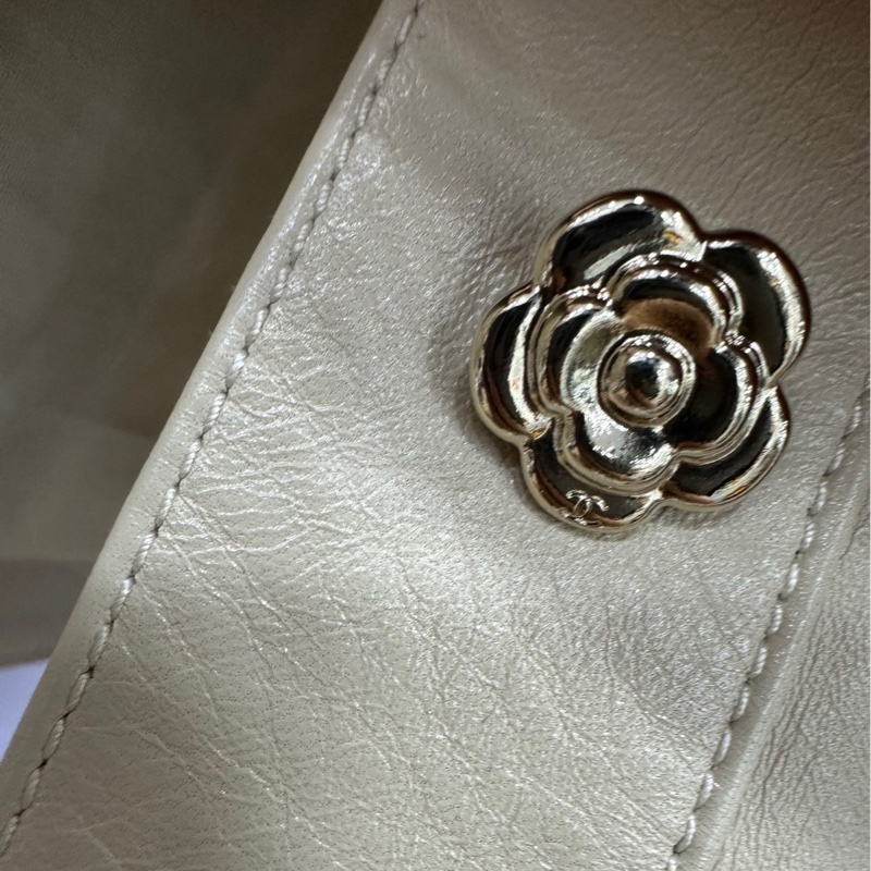 Chanel 25b 2025/26秋冬預告系列 米色小羊皮束腰外套 P80306-C72603-U2850 新款米色全皮衣外套 34碼 原價HKD76900-4