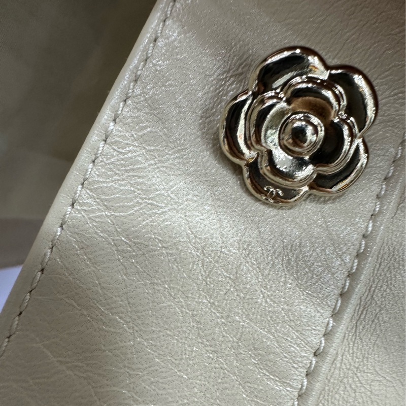 Chanel 25b 2025/26秋冬預告系列 米色小羊皮束腰外套 P80306-C72603-U2850 新款米色全皮衣外套 34碼 原價HKD76900-6