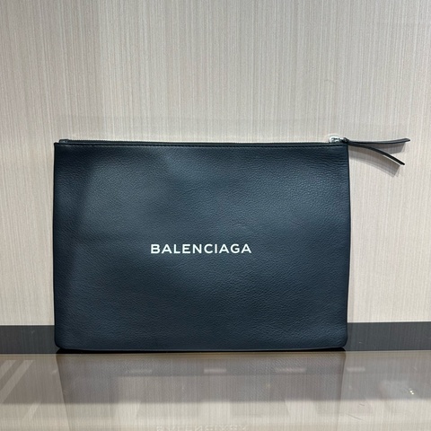 Balenciaga巴黎世家 字母微标Logo拉链开合 手拿包