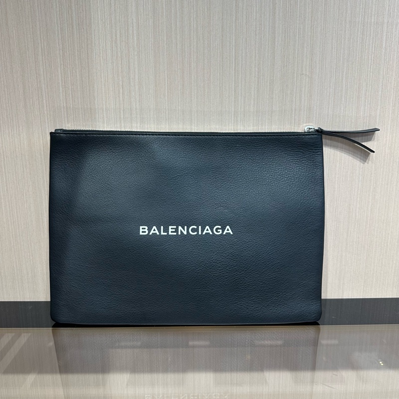 Balenciaga巴黎世家 字母微标Logo拉链开合 手拿包-0