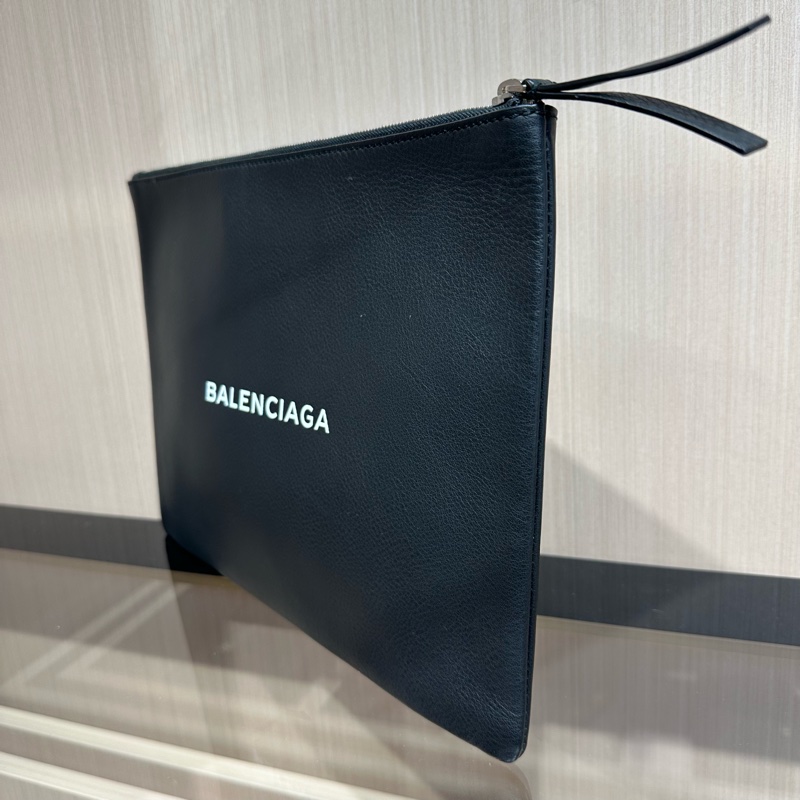 Balenciaga巴黎世家 字母微标Logo拉链开合 手拿包-1