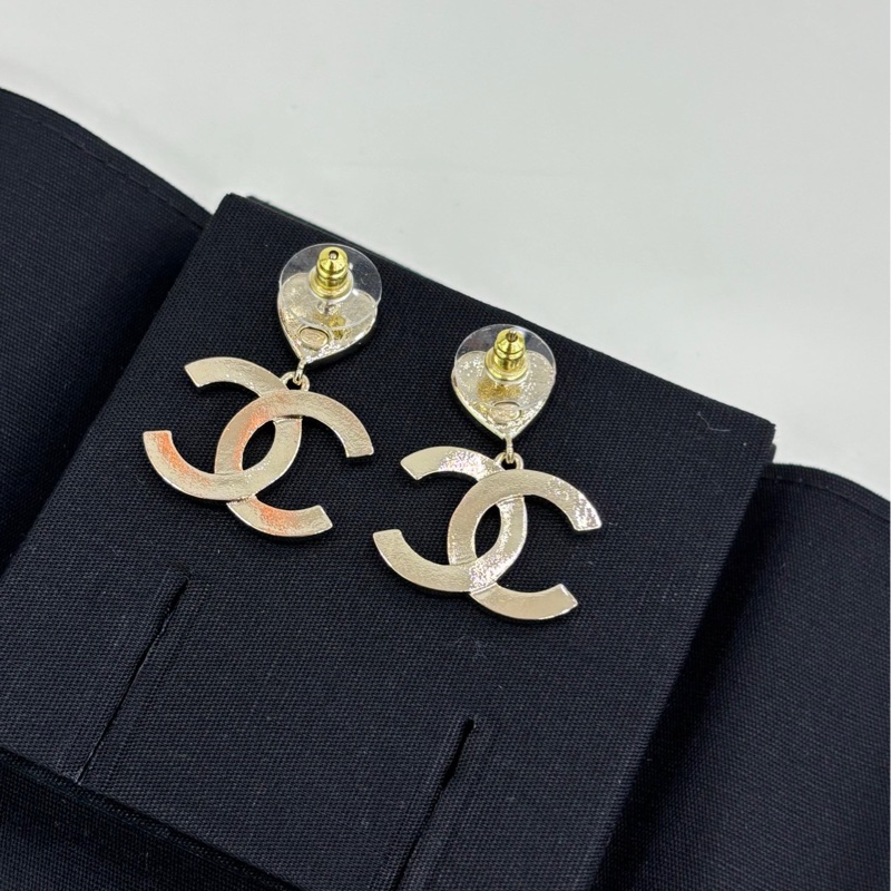 Chanel 24a 粉紅桃心黑色雙c Logo 吊墜耳環 閒置未使用-5