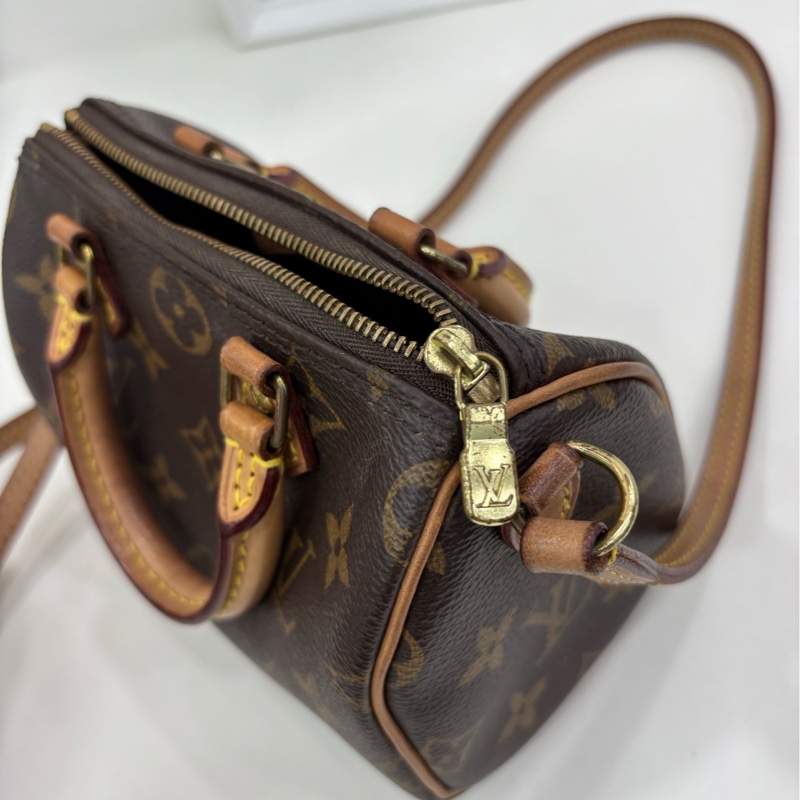 LV路易威登經典老花speedy nano(舊款不可調節肩帶)手提斜背包。 20年編碼-7