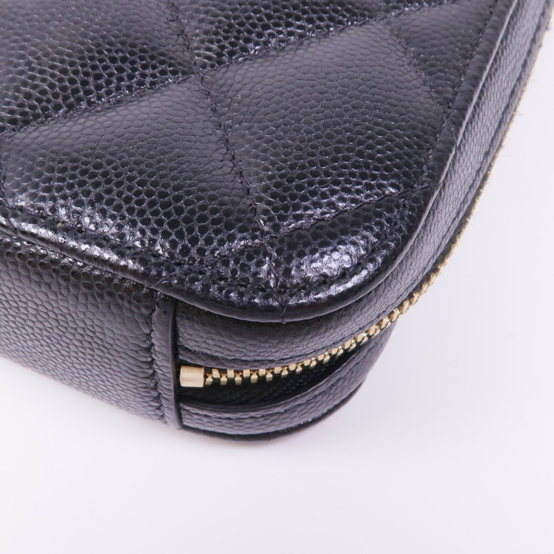 CHANEL 牛皮皮革Phone Case With Chain金扣鏈帶肩背袋-7