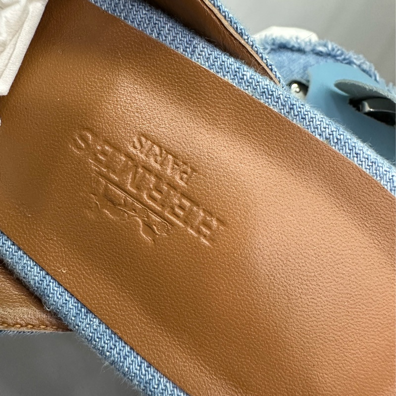 Hermes 愛馬仕新款牛仔藍oz穆勒鞋淺藍色kelly 牛仔半拖鞋，全新 碼數38.5-6