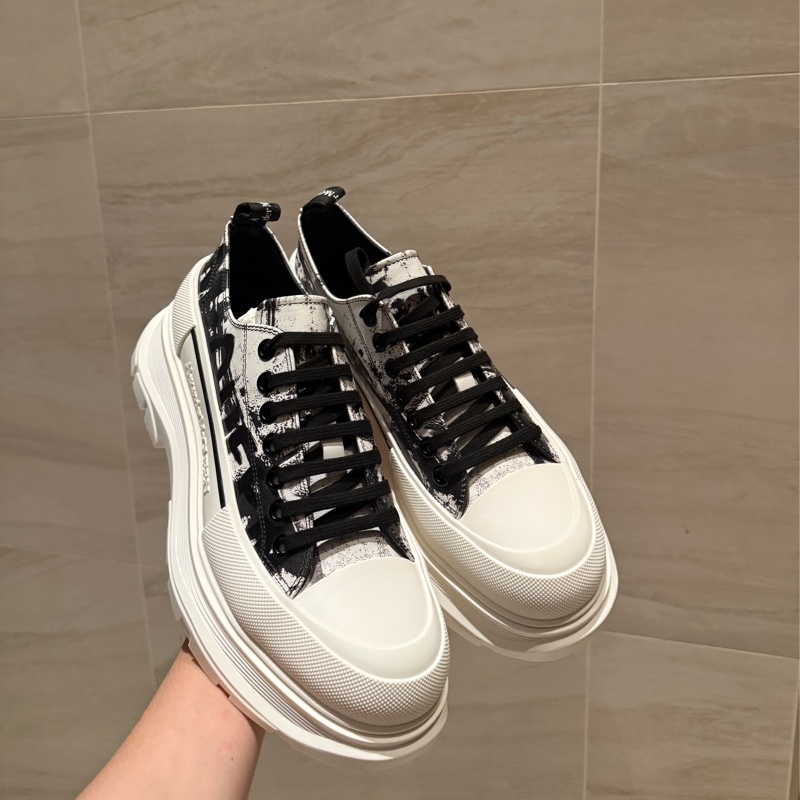 MCQ 馬丁鞋黑白塗鴉-4