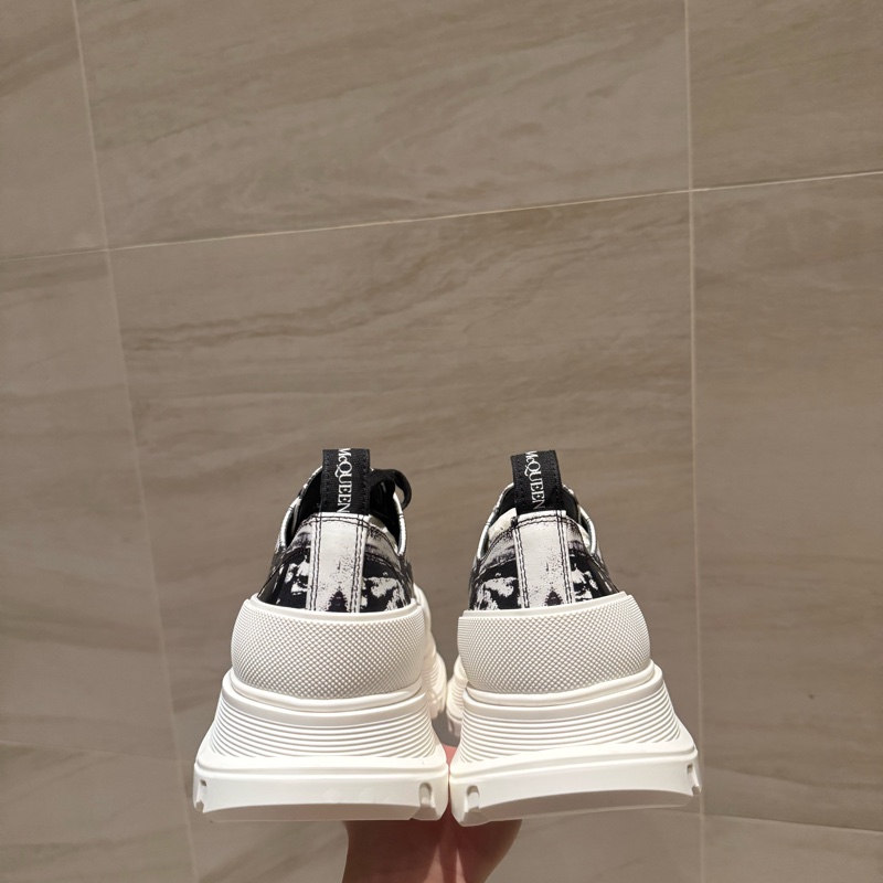MCQ 馬丁鞋黑白塗鴉-5