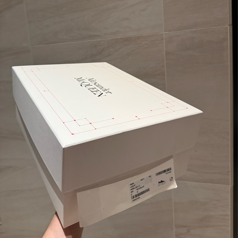 MCQ 馬丁鞋黑白塗鴉-7