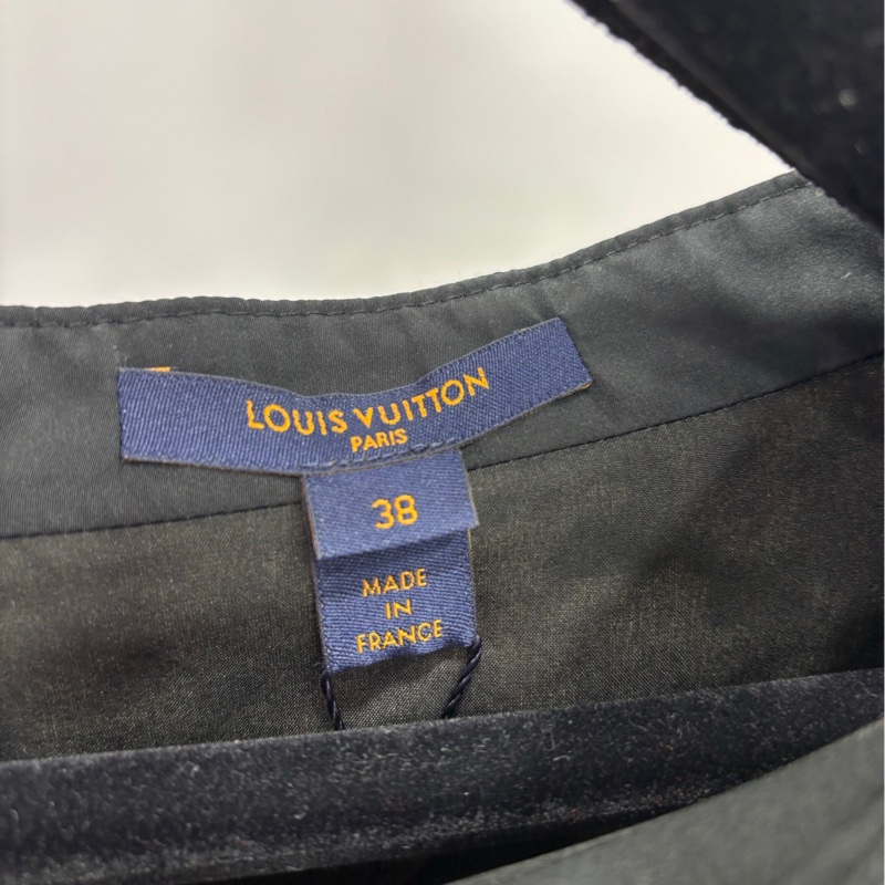LV 細羊毛荷葉邊裙。黑色顏色鑲嵌,38碼 全新吊牌-4