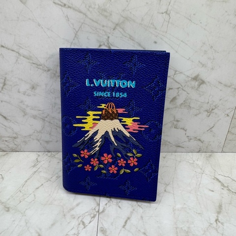 LV藍色老花富士山造型護照套
