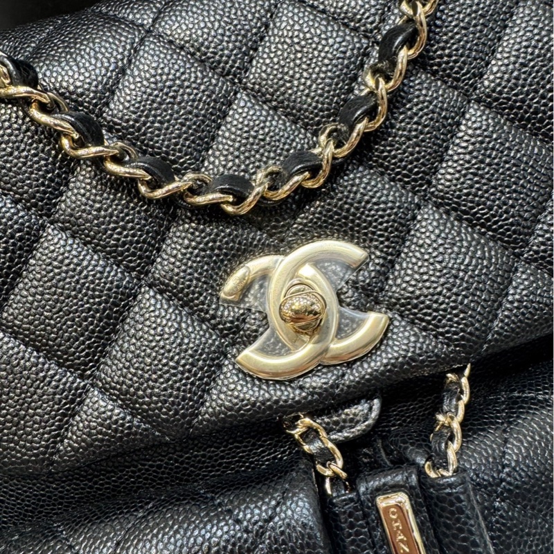 Chanel 平面牛皮雙口金釦小青蛙後背包-1
