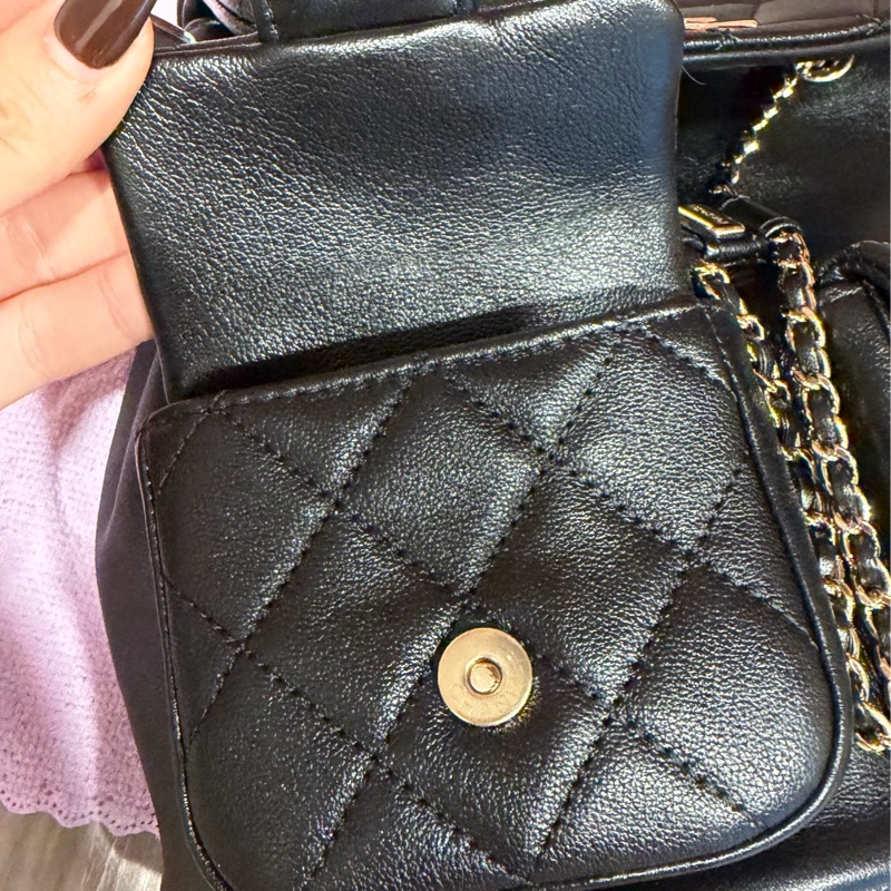 Chanel 平面牛皮雙口金釦小青蛙後背包-5