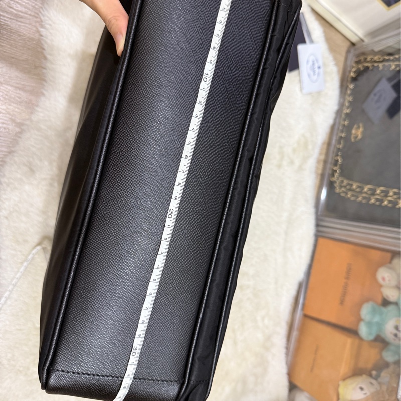 99新✨男生用超好看的Prada三用包🖤經典防刮降落傘尼龍 拚防刮牛皮 公事包 肩背 斜背 手提 電腦包-3