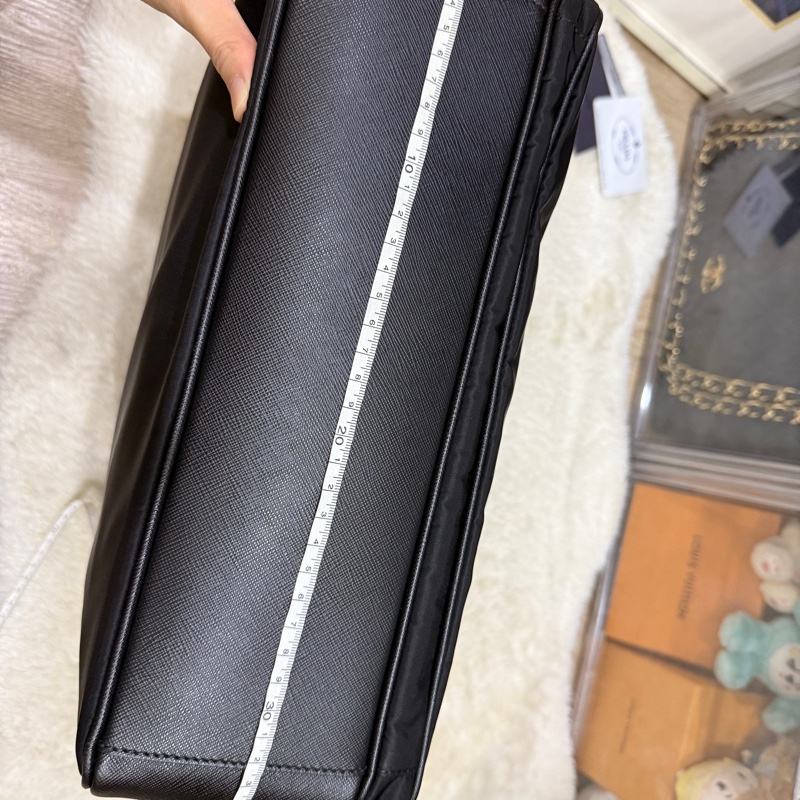 很新✨男生用超好看的Prada三用包🖤經典防刮降落傘尼龍 拚防刮牛皮 公事包 肩背 斜背 手提 電腦包-12