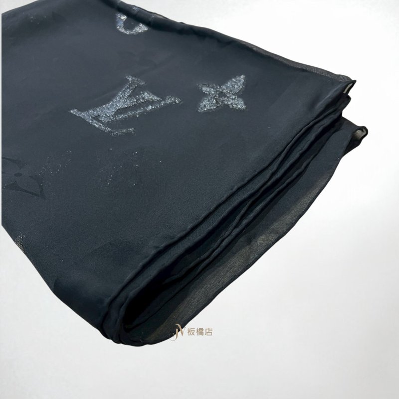 LV 黑色亮片浮雕LOGO長版絲巾-4