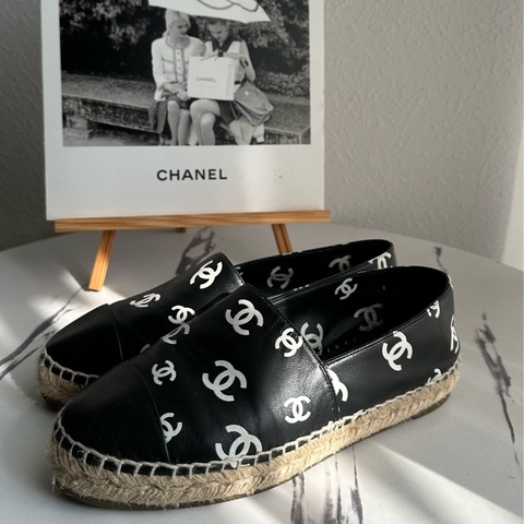 Chanel 美美的平底娃娃鞋 好好看😻