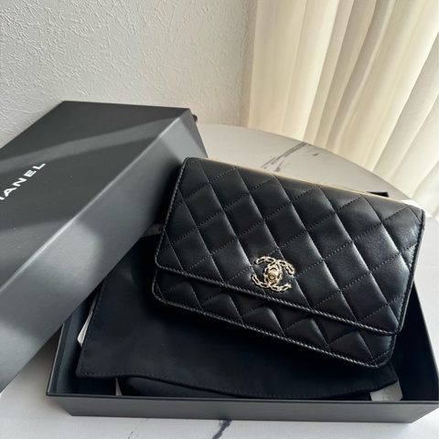 Chanel黑羊皮皮穿繩雙C Trendy CC woc