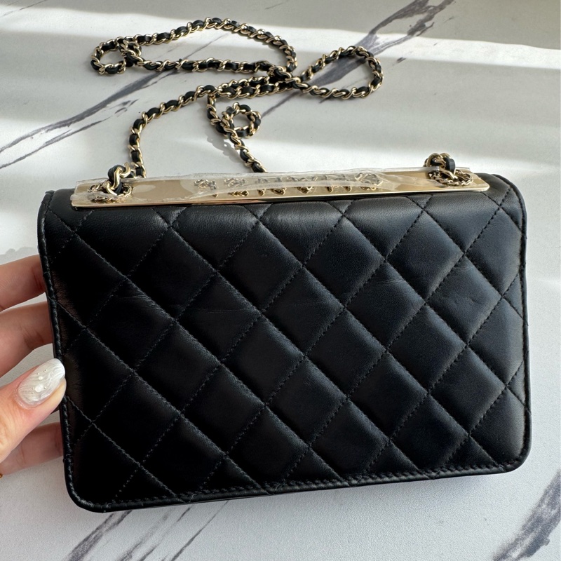 Chanel黑羊皮皮穿繩雙C Trendy CC woc-9