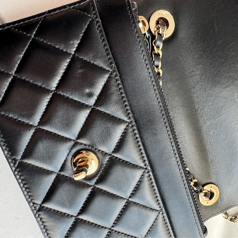Chanel黑羊皮皮穿繩雙C Trendy CC woc-43